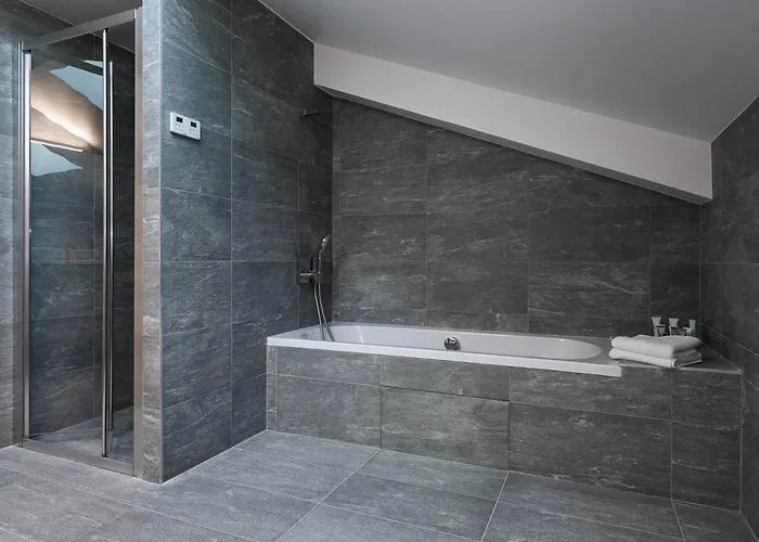 דירה Duplex 94m² Village - Pour 6 Personnes - Pieds Des Pistes Avec Parking Et Wifi - Fr-1-631-111 *